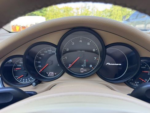 Used 2014 Porsche Panamera image 25