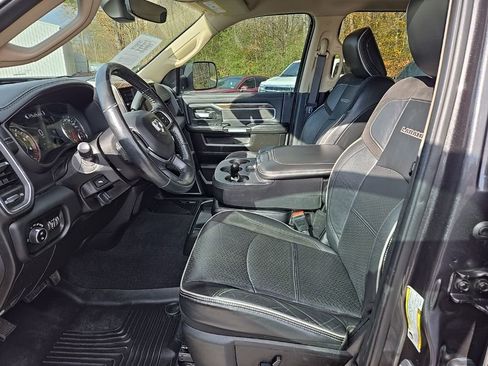 Used 2019 RAM 2500 Laramie image 18