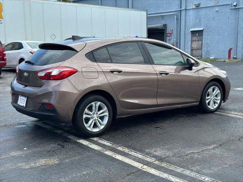 Used 2019 Chevrolet Cruze LS w/ LS Convenience Package FWD image 8