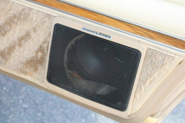 Used 1990 Jeep Grand Wagoneer AWD/4WD image 76