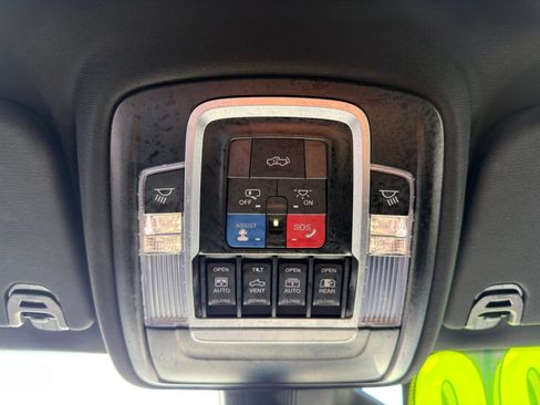 Used 2025 RAM 1500 Laramie w/ Sport Appearance Package AWD/4WD image 27