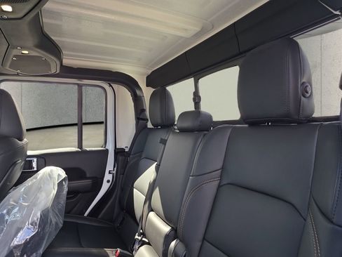 New 2026 Jeep Gladiator Sport image 7