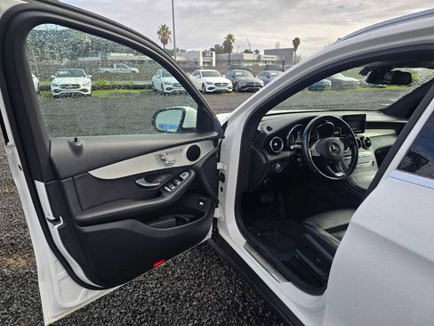 Used 2019 Mercedes-Benz GLC 300 4MATIC image 21