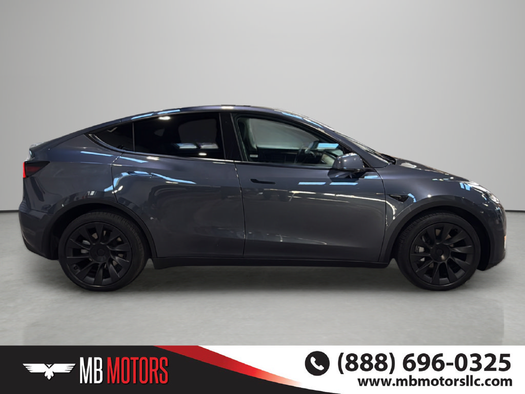 Used 2022 Tesla Model Y Long Range AWD/4WD image 5