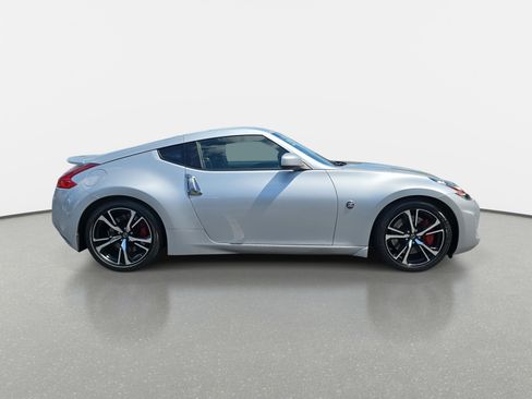 Used 2020 Nissan 370Z Touring Sport image 4
