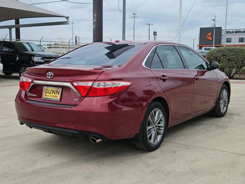 Used 2017 Toyota Camry XSE image 3