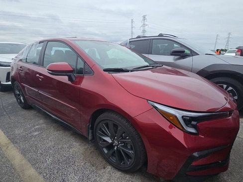 Used 2025 Toyota Corolla XSE FWD image 2