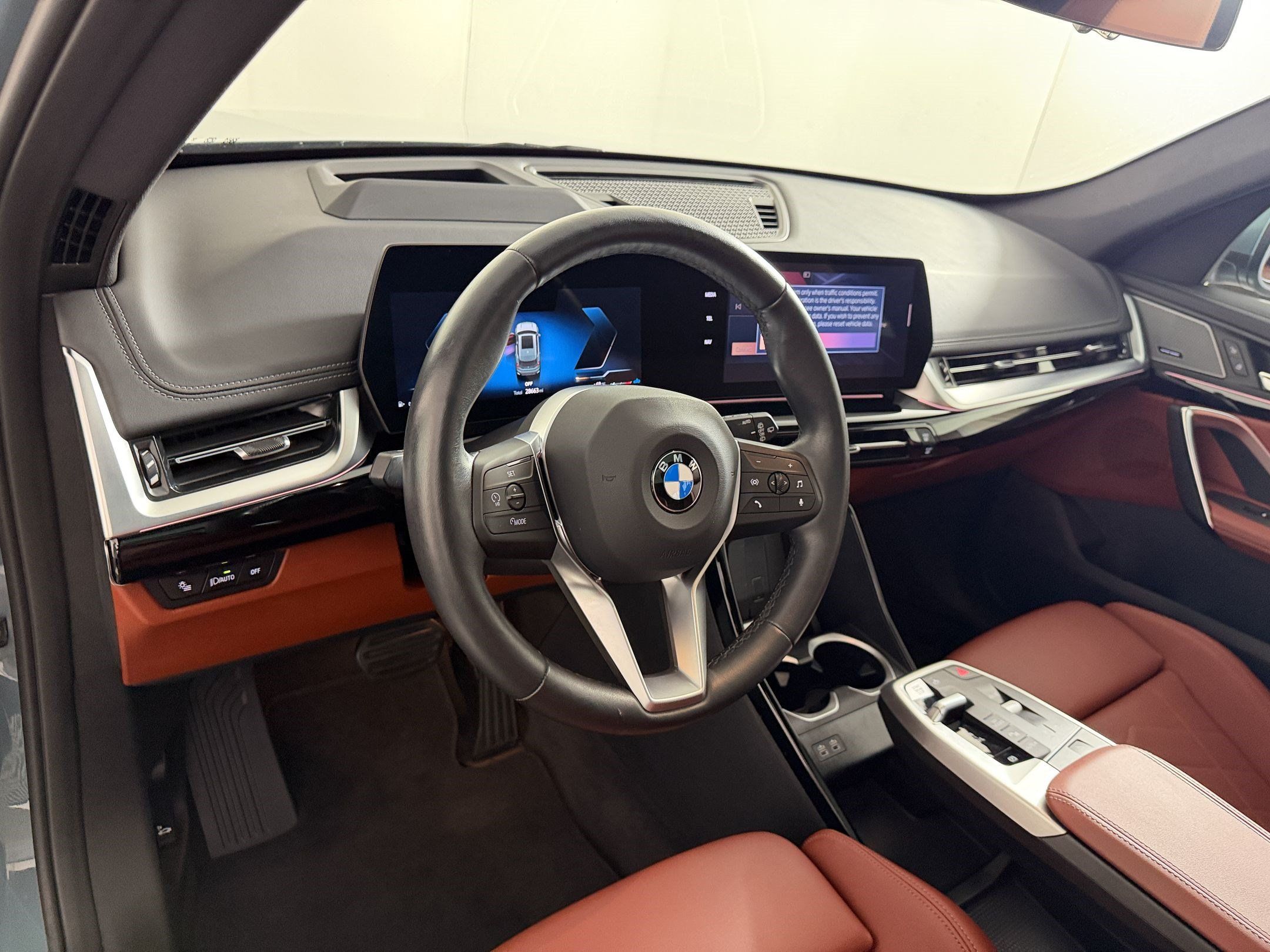Used 2026 BMW X1 xDrive28i w/ Technology Package AWD/4WD image 4