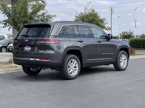 New 2026 Jeep Grand Cherokee Laredo AWD/4WD image 6