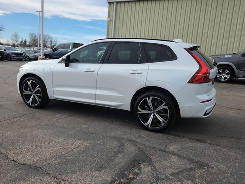 Used 2022 Volvo XC60 T8 R-Design w/ Advanced Package image 7