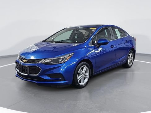 Certified 2018 Chevrolet Cruze LT w/ LT Convenience Package image 9