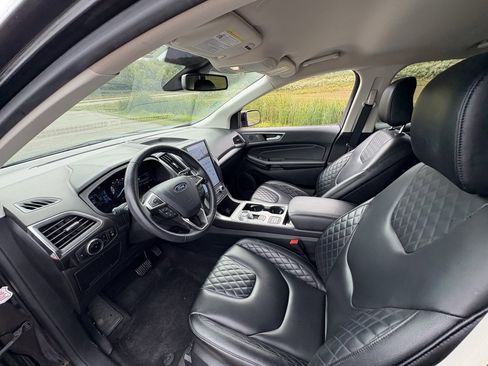 Used 2024 Ford Edge Titanium image 36