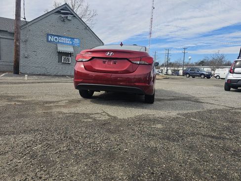 Used 2016 Hyundai Elantra SE w/ Option Group 02 image 12