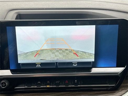 Used 2023 Chevrolet Silverado 1500 LT image 10