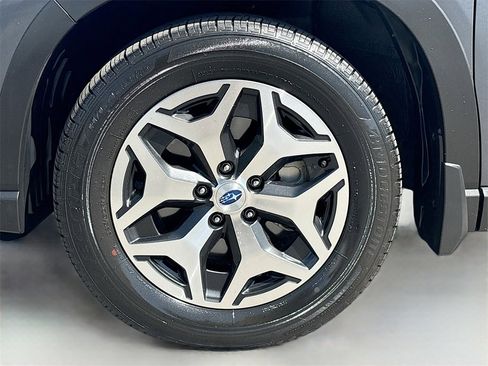 Used 2024 Subaru Forester Premium image 31