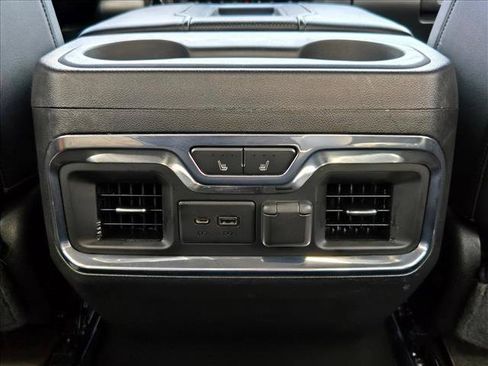 Used 2021 Chevrolet Silverado 1500 High Country w/ Technology Package AWD/4WD image 16