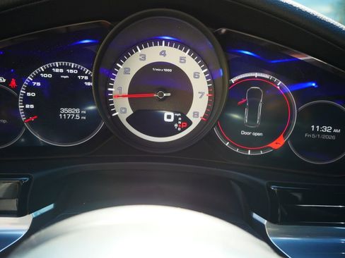 Used 2019 Porsche Panamera 4 AWD/4WD image 30