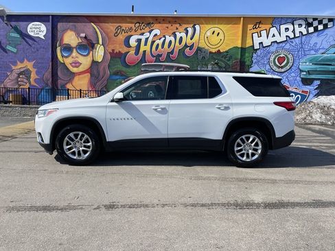 Used 2019 Chevrolet Traverse LT w/ LPO, Floor Liner Package image 2