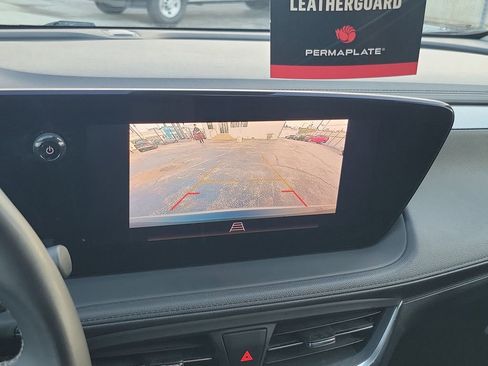 Certified 2024 Buick Encore GX Preferred FWD image 29
