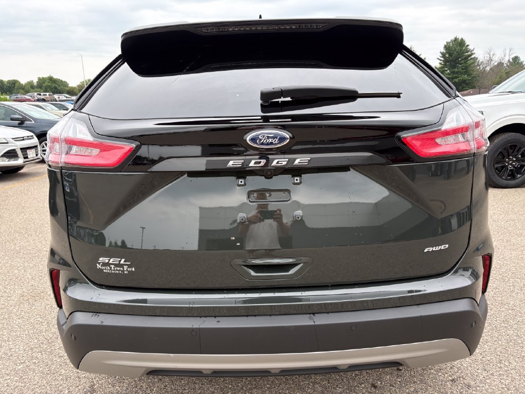 Used 2024 Ford Edge SEL w/ Convenience Package AWD/4WD image 7