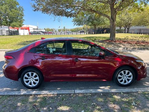 Certified 2025 Toyota Corolla LE image 6