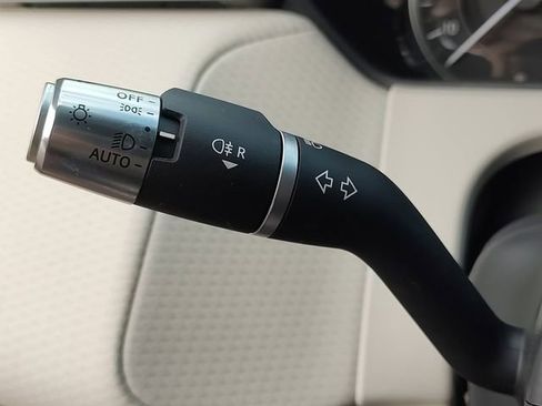 Used 2023 Land Rover Range Rover Velar R-Dynamic S image 23