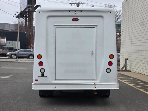 Used 2018 Ford E-450 and Econoline 450 Super Duty w/ Shuttle Bus Prep Package image 6