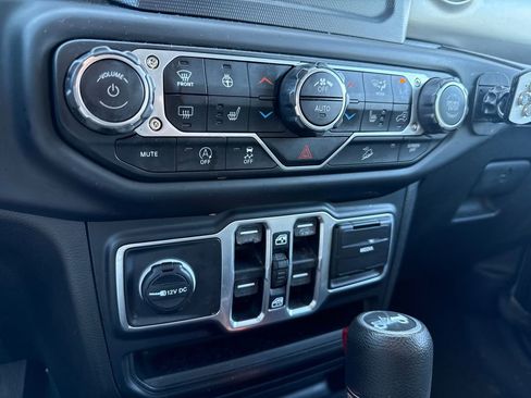 Used 2018 Jeep Wrangler Unlimited Sport S AWD/4WD image 18