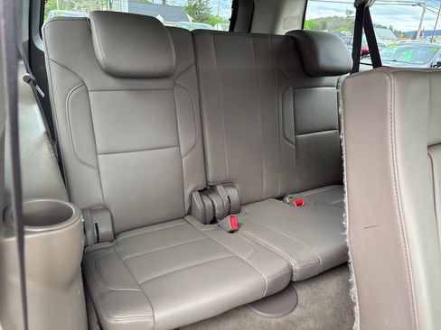 Used 2018 Chevrolet Suburban LT image 24