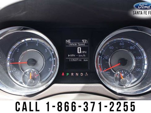 Used 2016 Chrysler Town & Country Touring FWD image 29