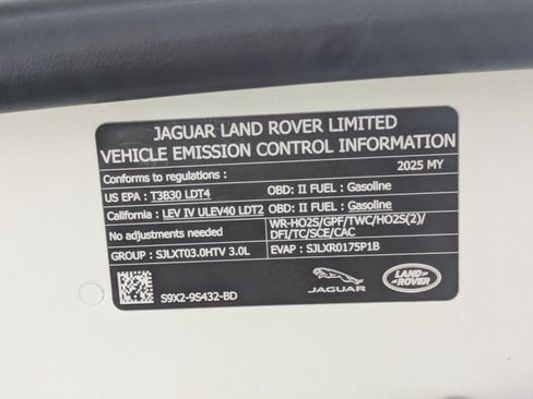 Certified 2025 Land Rover Range Rover Long Wheelbase SE AWD/4WD image 26