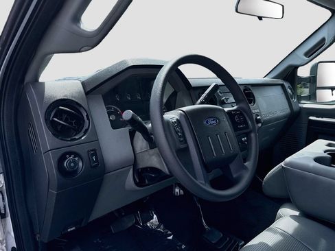 Used 2016 Ford F550 4x4 Crew Cab Super Duty image 6