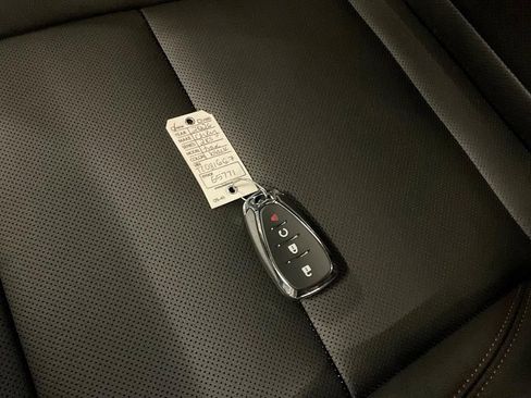 New 2026 Chevrolet Trax RS w/ Sunroof Package FWD image 24