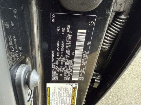 Used 2025 Lexus LX 600 4WD w/ Luxury Package image 32