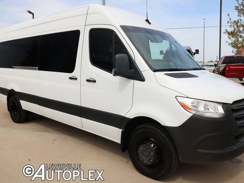 Used 2022 Mercedes-Benz Sprinter 3500 image 3