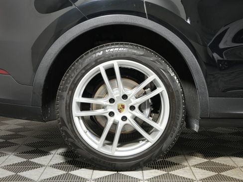 Used 2020 Porsche Cayenne AWD/4WD image 15