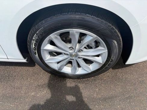 Used 2024 Chevrolet Malibu LT FWD image 41