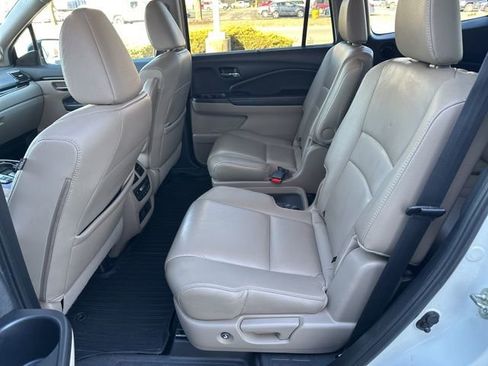 Used 2020 Honda Pilot Touring image 36