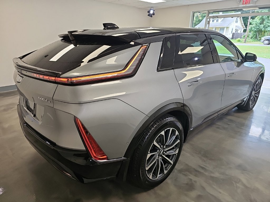 Certified 2024 Cadillac Lyriq Sport AWD/4WD image 3