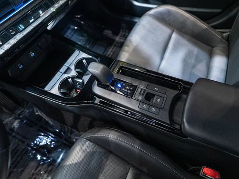 Certified 2025 Toyota Prius XLE FWD image 23