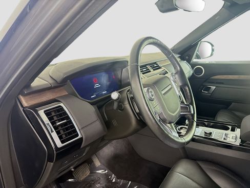 Used 2018 Land Rover Discovery HSE image 23