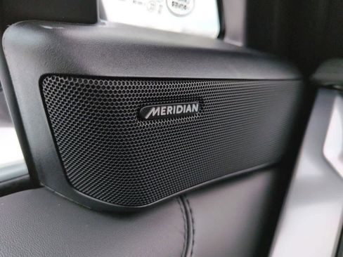 New 2026 Land Rover Range Rover Long Wheelbase SE image 32