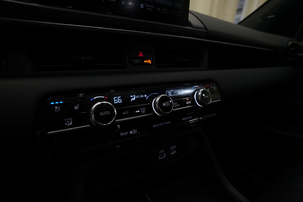 Used 2025 Honda Pilot Black Edition image 22