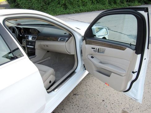 Used 2016 Mercedes-Benz E 350 4MATIC Sedan w/ Premium Package image 22