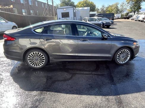 Used 2017 Ford Fusion SE w/ Fusion SE Technology Package image 18