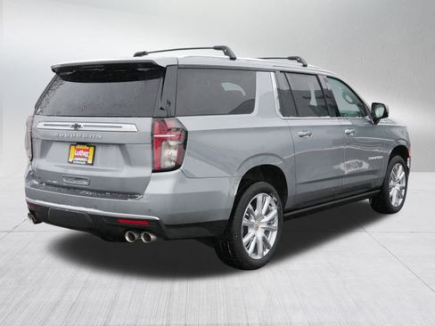 Used 2024 Chevrolet Suburban High Country image 7