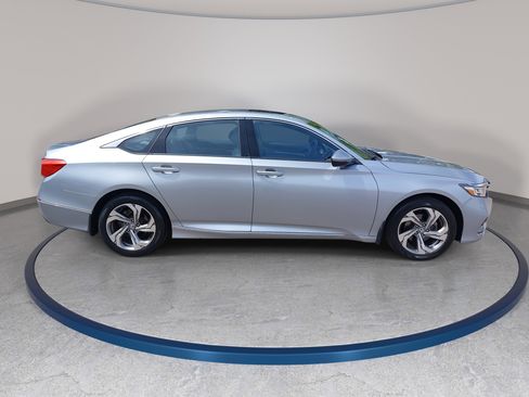Used 2018 Honda Accord EX-L image 4
