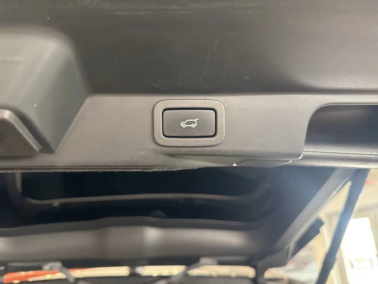 Used 2018 Land Rover Range Rover Sport Supercharged AWD/4WD image 26