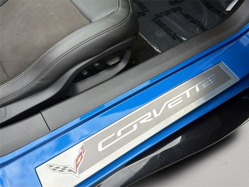 Used 2015 Chevrolet Corvette Z06 w/ 3LZ Preferred Equipment Group RWD image 35