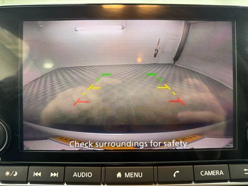 Used 2022 Nissan Rogue SV image 26